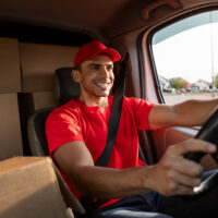 Motorista de Aplicativo ou Entregador? Por Que Cada Vez Mais Profissionais Estão Fazendo Entregas